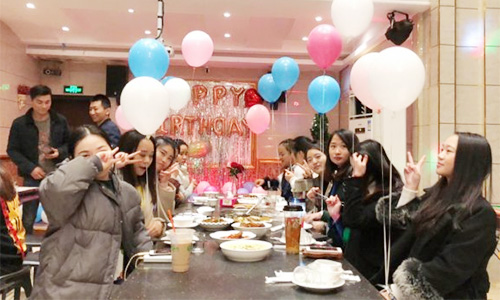 阳鑫注塑机一月生日聚会